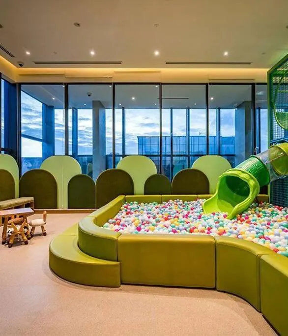The Rixx Fancy Apartment In The Heart Of D1 With Infinity Pool, Skyline Gym, Sauna, Jacuzzi Ho Chi Minh City