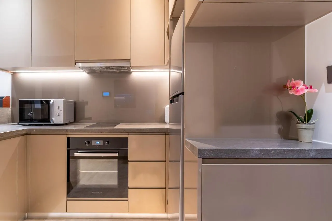 The Rixx Fancy Apartment In The Heart Of D1 With Infinity Pool, Skyline Gym, Sauna, Jacuzzi Ho Chi Minh City